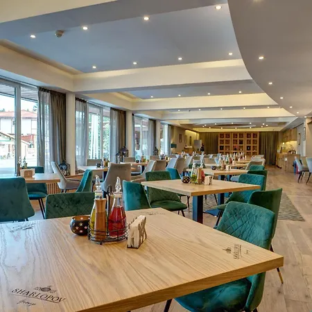 Grand Murgavets 酒店