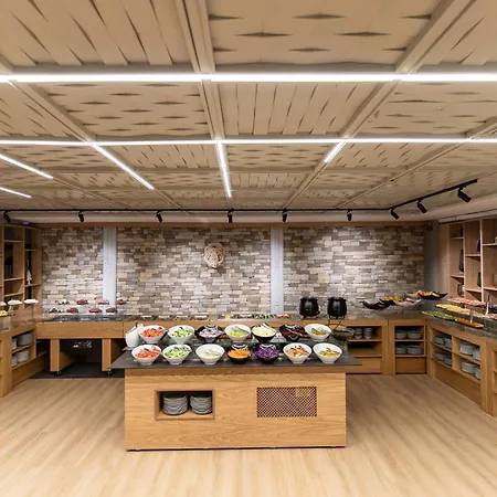 Grand Murgavets Hotel 4*